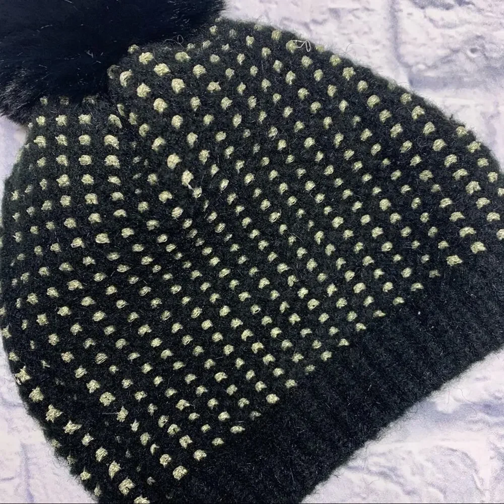 Tasha Pompom Beanie in Black